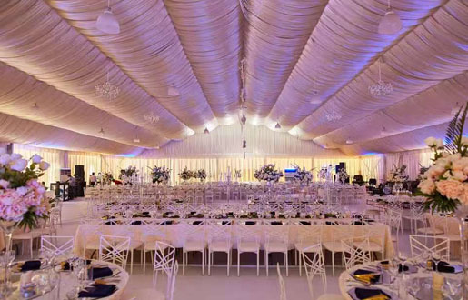 What are the key points to pay attention to when building a wedding tent
